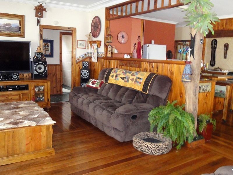 6 Lake Street, Laurieton NSW 2443