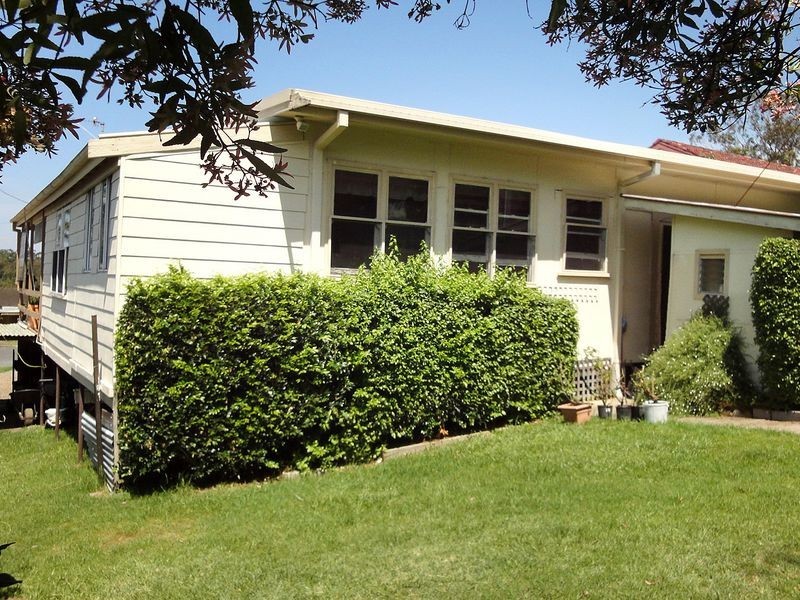 6 Lake Street, Laurieton NSW 2443