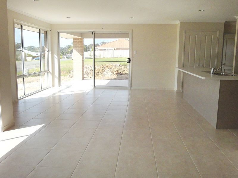 19 Fairwinds Avenue, Laurieton NSW 2443