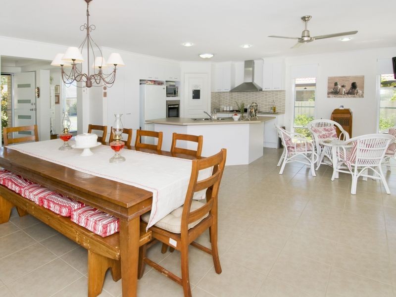 1 Cheesetree Place, Laurieton NSW 2443