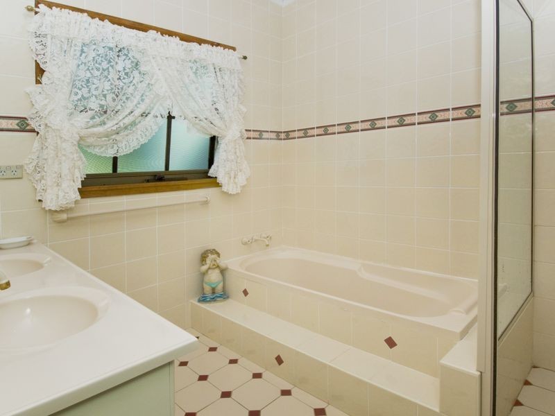 17 Henrys Lane, Moorland NSW 2443