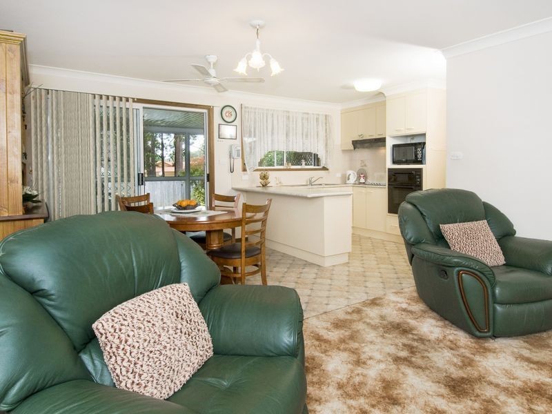 2/4 St Albans Way, Laurieton NSW 2443