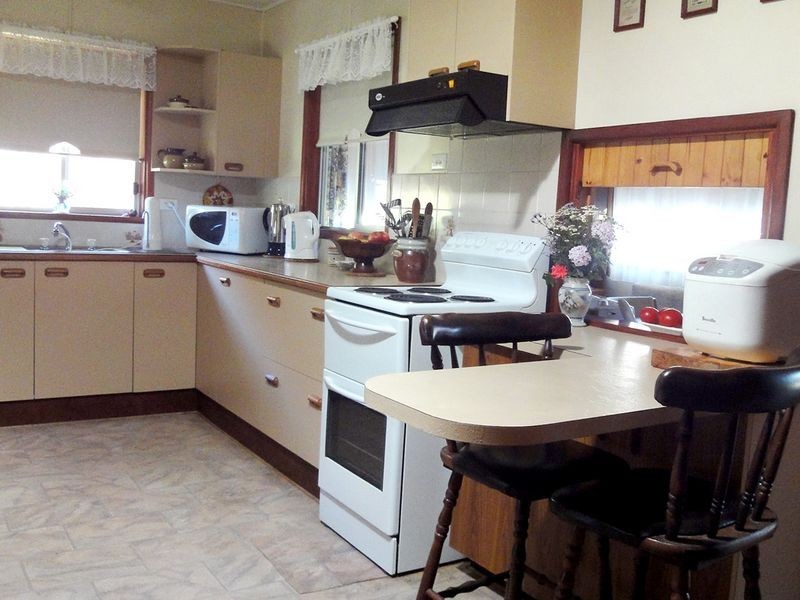 6 Lane Street, Laurieton NSW 2443