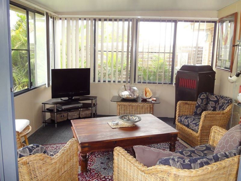 8 Alexander Close, Dunbogan NSW 2443