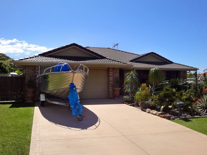 8 Alexander Close, Dunbogan NSW 2443