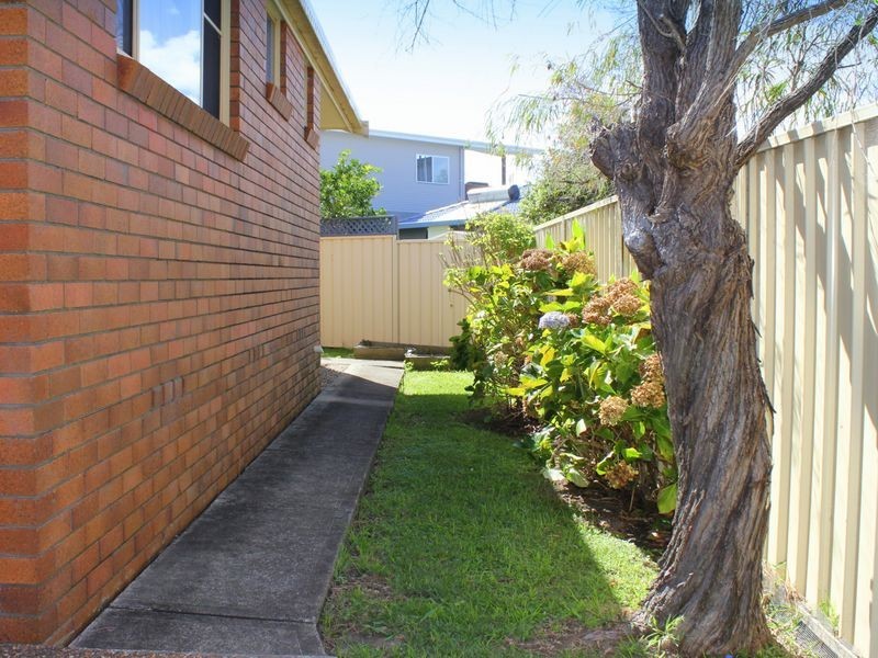 2/1614 Ocean Drive, Lake Cathie NSW 2445