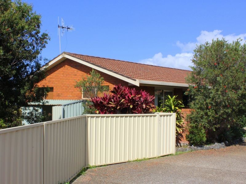 2/1614 Ocean Drive, Lake Cathie NSW 2445
