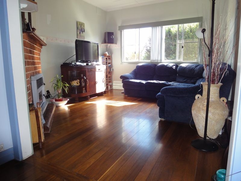 9 Railway Street, Kendall NSW 2439