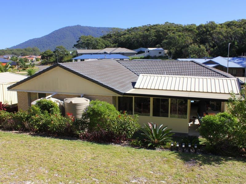 4 Friendship Place, Dunbogan NSW 2443
