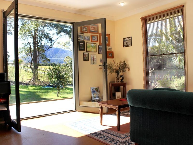 25 Church Street, Moorland NSW 2443