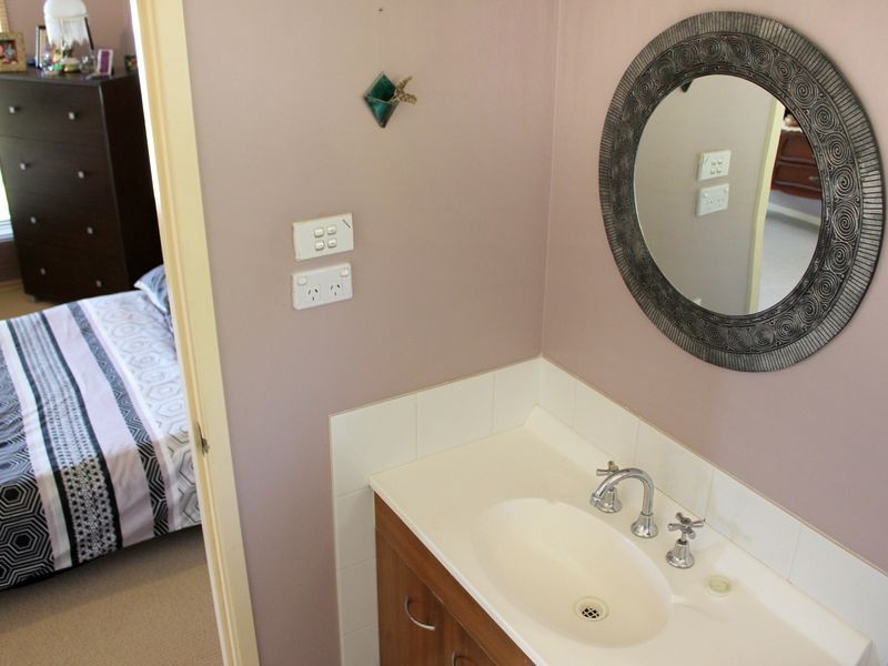 25 Church Street, Moorland NSW 2443