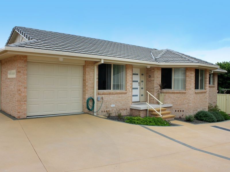 2/4 Reliance Crescent, Laurieton NSW 2443