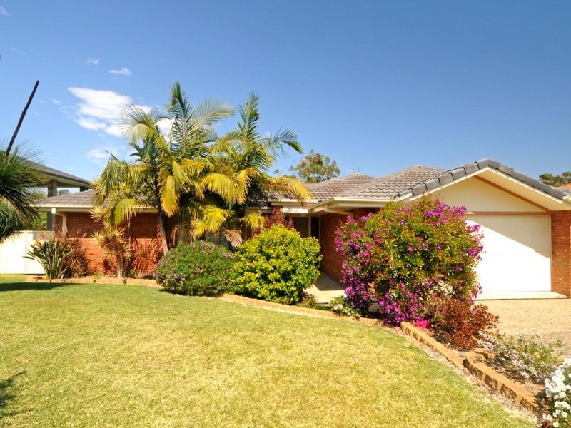 8 Prince Of Wales Drive, Dunbogan NSW 2443
