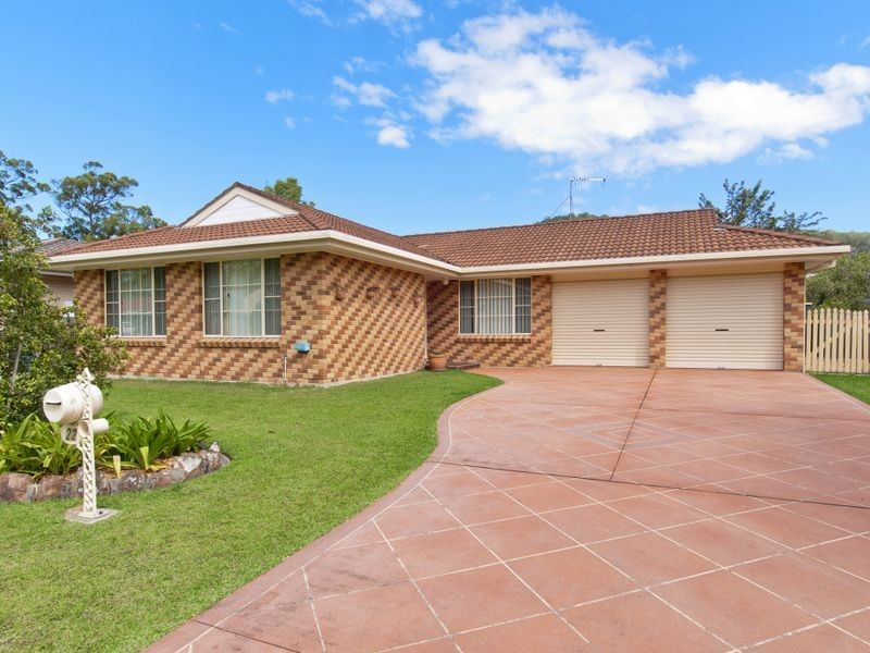 22 Honeysuckle Avenue, Laurieton NSW 2443