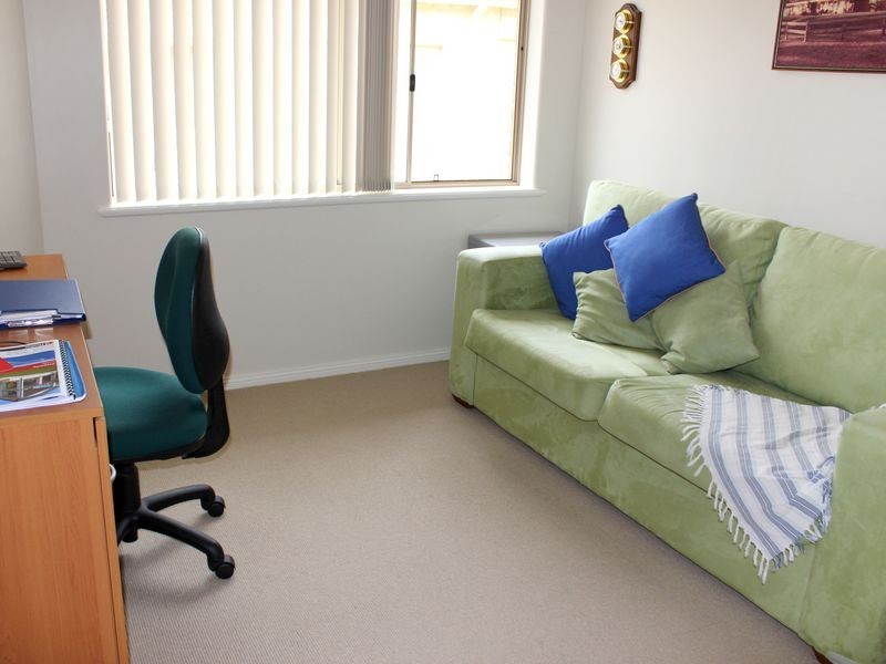 2/4 Reliance Crescent, Laurieton NSW 2443