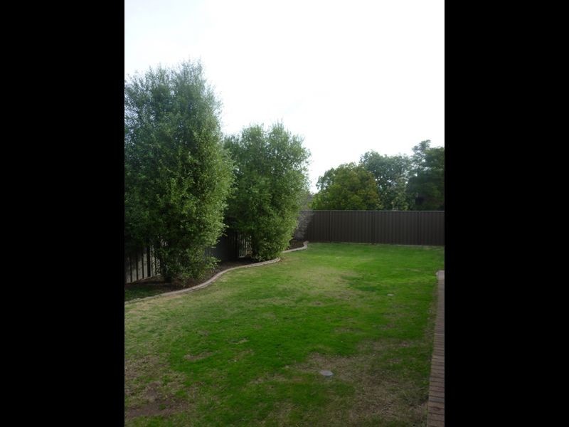 1 Chisholm Court, Golden Grove SA 5125