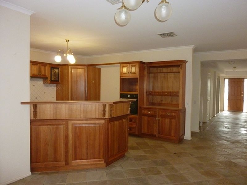 7 Swansea Circuit, Gulfview Heights SA 5096