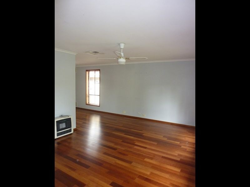 17 Neuville Court, Wynn Vale SA 5127