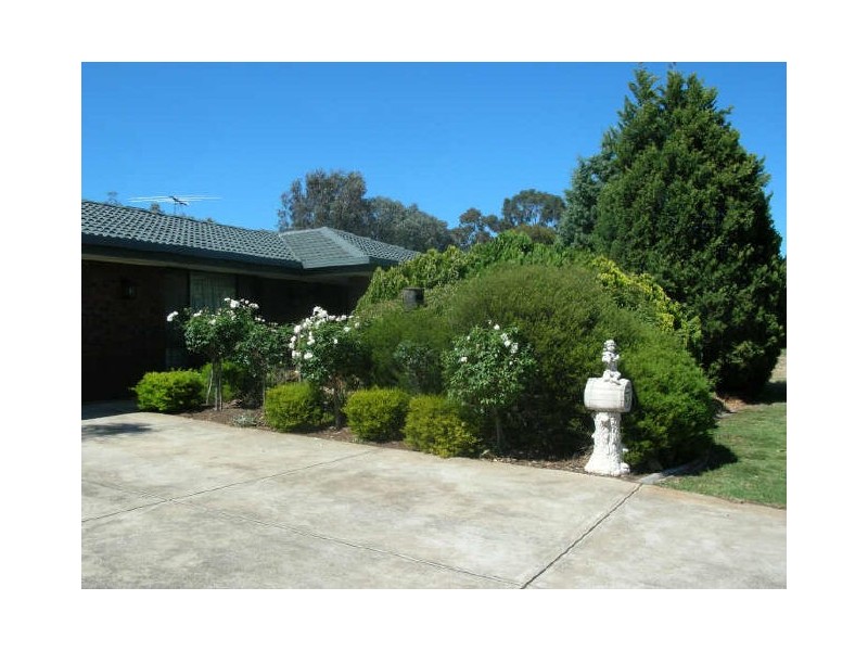 6 Rochester Drive, Salisbury Heights SA 5109
