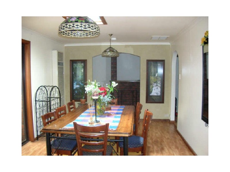 6 Rochester Drive, Salisbury Heights SA 5109