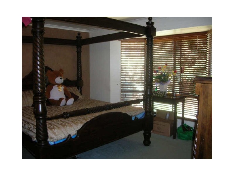 6 Rochester Drive, Salisbury Heights SA 5109