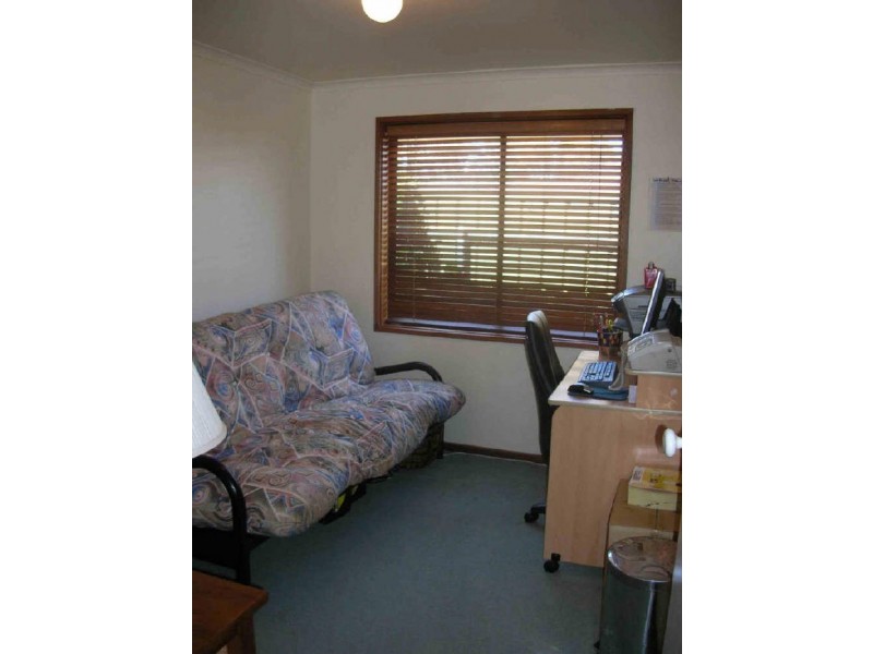 6 Rochester Drive, Salisbury Heights SA 5109