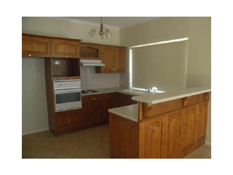 8 Ballard Close, Greenwith SA 5125