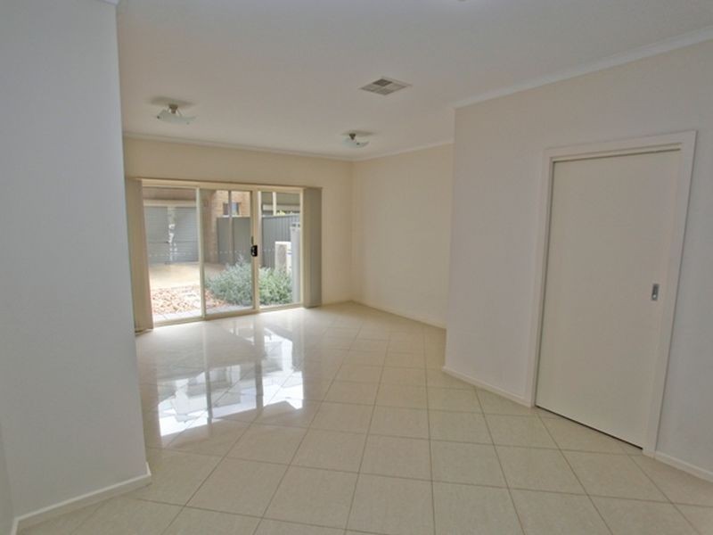 12 Goodall Parade, Mawson Lakes SA 5095