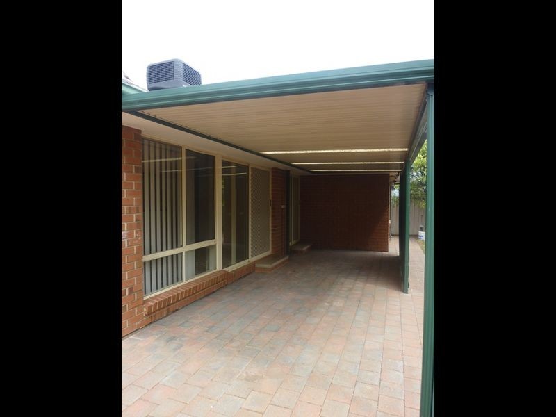 8 Holmeswood Court, Para Hills West SA 5096