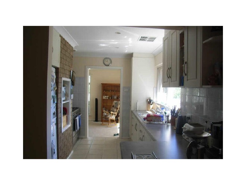 8 Purelli Avenue, Fairview Park SA 5126