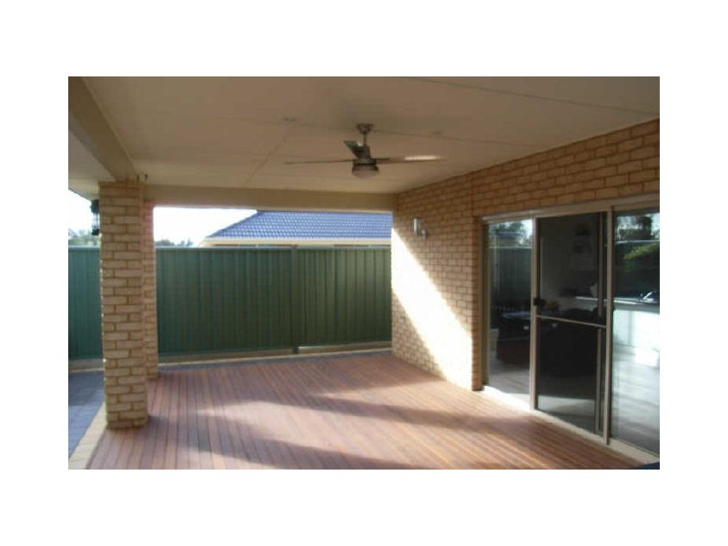 67 Lord Howe Crescent, Mawson Lakes SA 5095