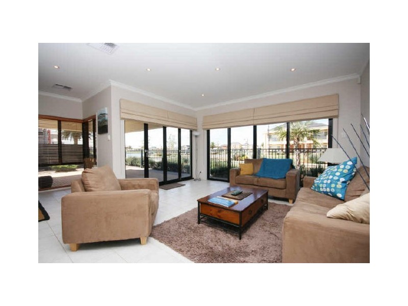 1 Azores Court, Mawson Lakes SA 5095