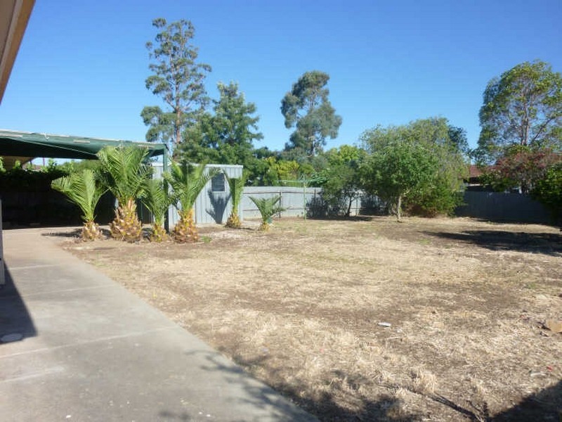 13 Shakespeare Way, Para Hills SA 5096