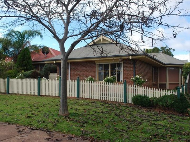 10 Cox Street, Wynn Vale SA 5127