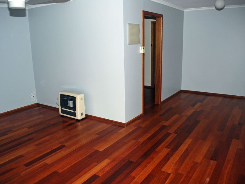 17 Neuville Court, Wynn Vale SA 5127