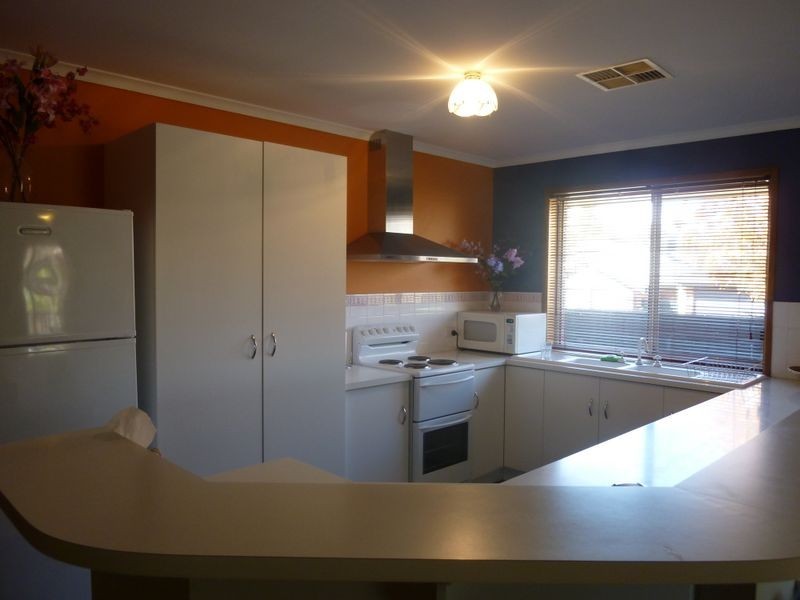 2 Dunbarton Crescent, Greenwith SA 5125