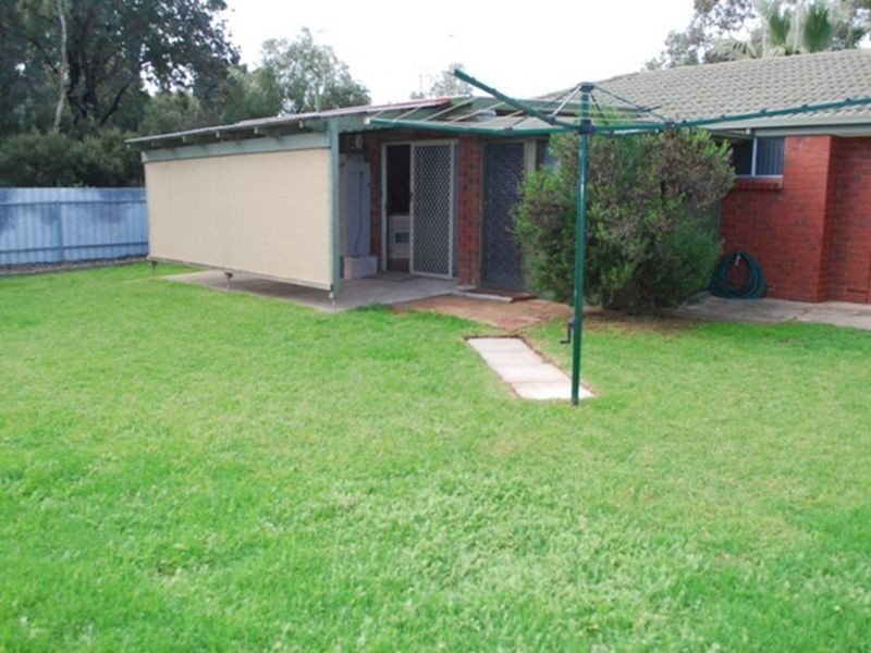 1 Barton Crescent, Burton SA 5110