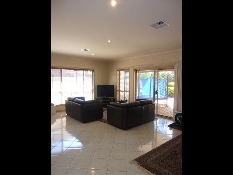 4 Winchester Crescent, Golden Grove SA 5125