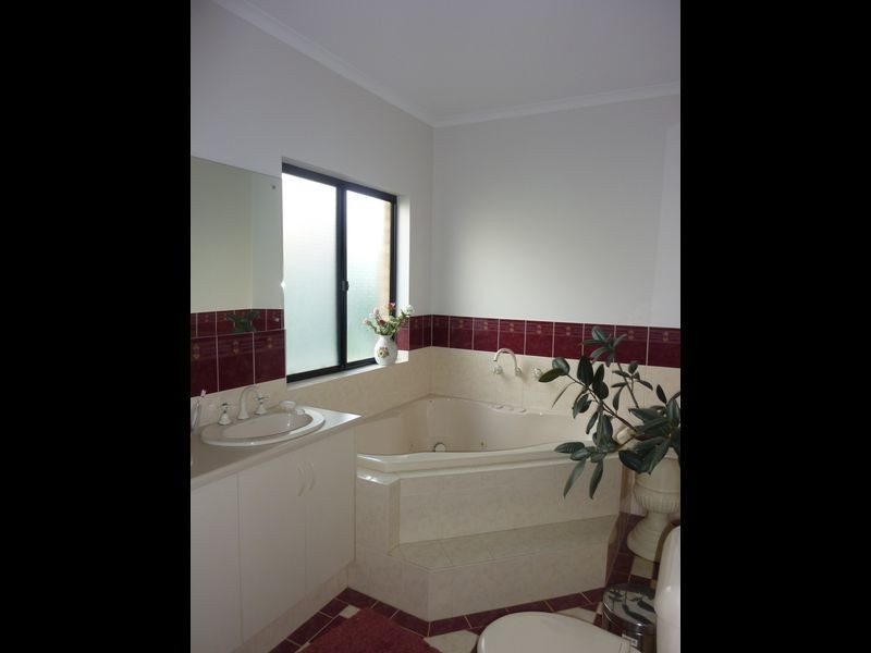 7 Isla Circuit, Mawson Lakes SA 5095