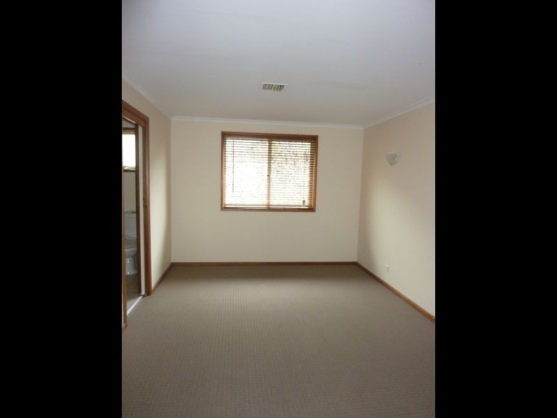 2 Reseda Court, Wynn Vale SA 5127