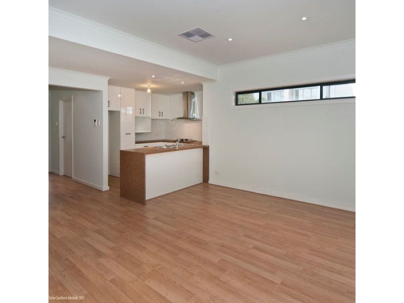 2 MacMillan Avenue, Mawson Lakes SA 5095