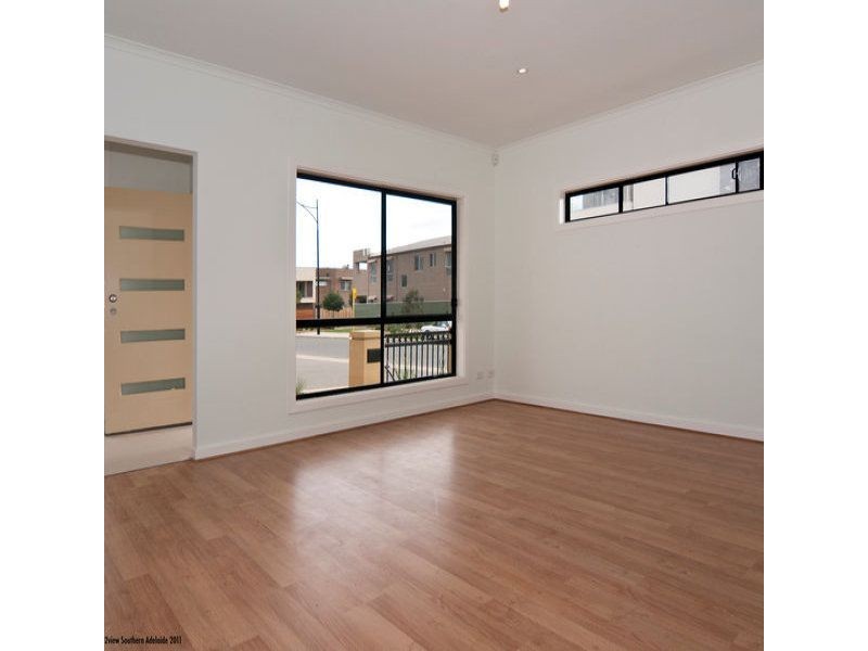 2 MacMillan Avenue, Mawson Lakes SA 5095