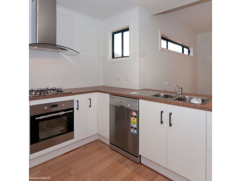 2 MacMillan Avenue, Mawson Lakes SA 5095