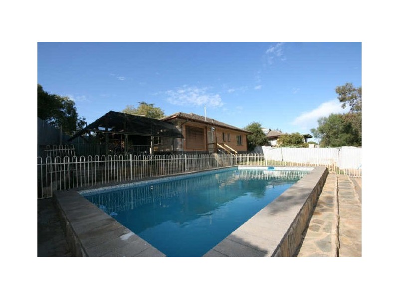 10 Goodwin Court, Para Hills SA 5096