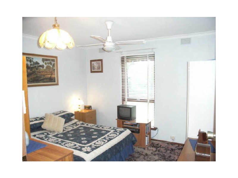 9 Heysen Ave, Hope Valley SA 5090