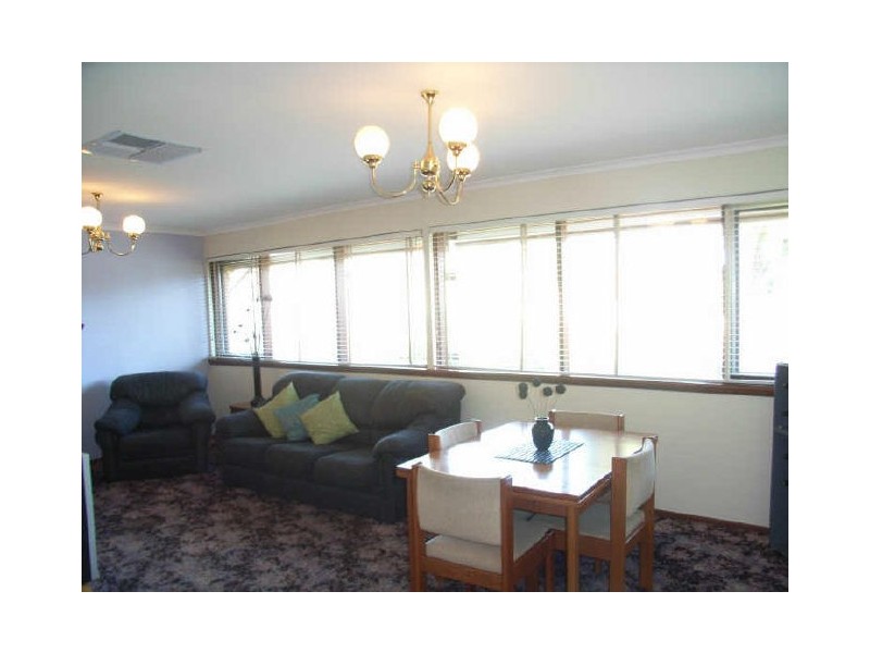 9 Heysen Ave, Hope Valley SA 5090