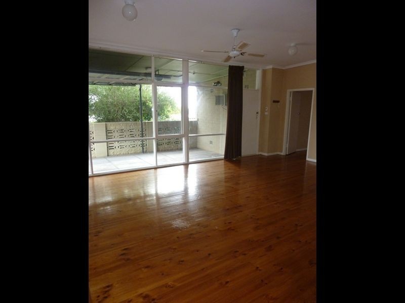 28 Goodwin Court, Para Hills SA 5096