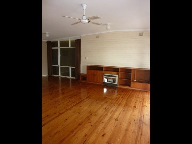 28 Goodwin Court, Para Hills SA 5096