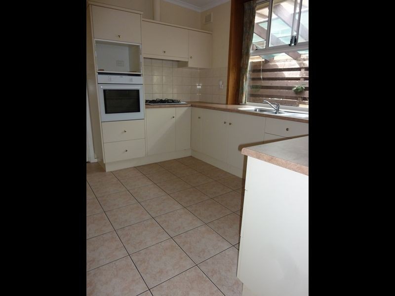 28 Goodwin Court, Para Hills SA 5096