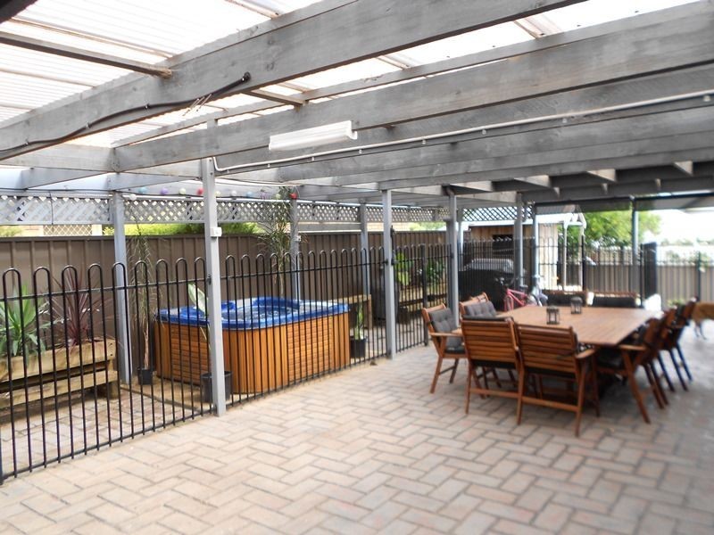 26 Laburnum Drive, Greenwith SA 5125